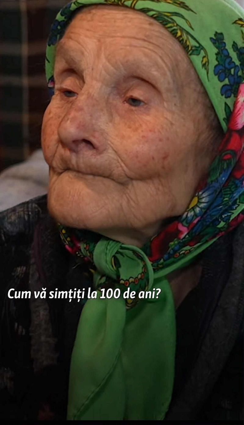 Bătr&acirc;na de 100 de ani care se &icirc;ngrijește singură