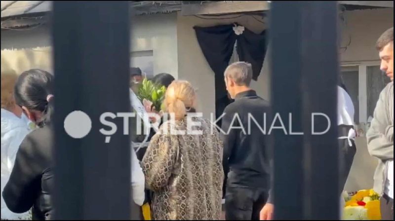 Înmormântarea Mirelei