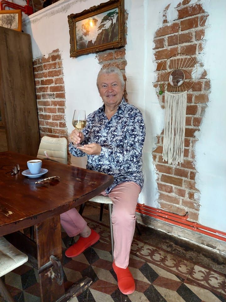 interpretul de muzica populara