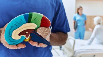 (P) Recuperare neurologică personalizată într-un spital: o abordare multidisciplinară pentru rezultate optime