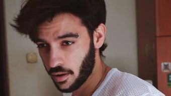 David Pușcaș cere ajutorul urmăritorilor pentru a strânge banii de chirie. Tânărul îi trece în jurnal pe toți cei care îi sunt alături: “Vă desenez, vă cânt, vă scriu o poezie, oricine mă ajută.”