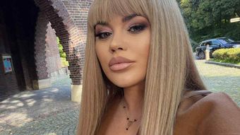 Zeci de urmăritori au felicitat-o pe Carmen de la Sălciua, după ce a apărut într-o rochie în care se observa burtica artistei. Aceasta a făcut un anunț important: “Sper ca am lămurit situația.”