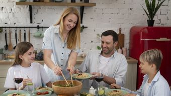 Ce trebuie să pună gospodinele pe masă pe 21 noiembrie? Nu uita să dai de pomană și pentru cei adormiți de Intrarea Maicii Domnului în Biserică