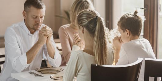 Lăsatul Secului, granița între vechi și nou. Tradițiile și obiceiurile uitate de Lăsatul Secului. Ce obișnuiau credincioșii să facă în această zi