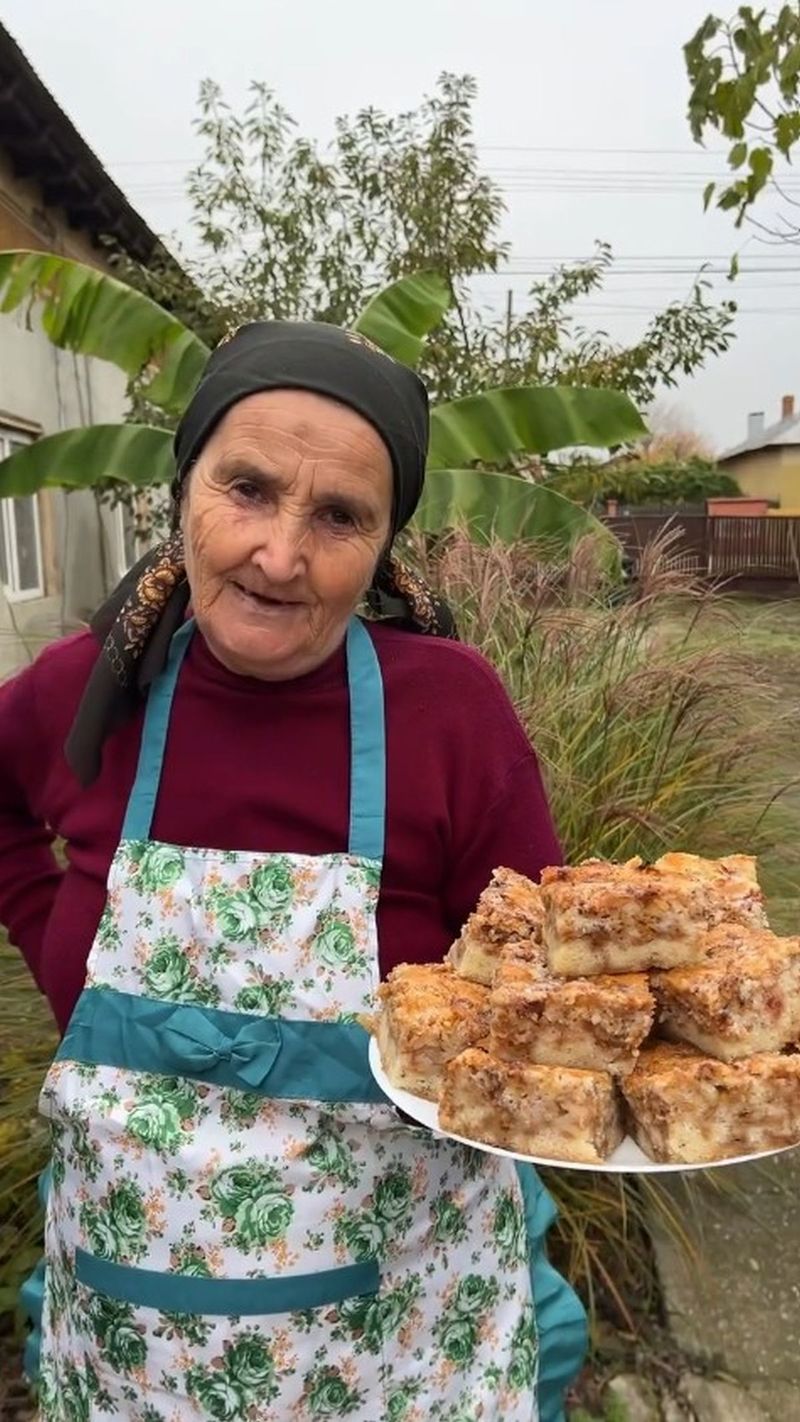 Prăjitura cu mere a Bunicii Gherghina