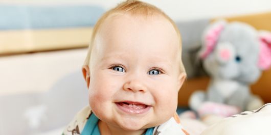 (P) De ce este important să începi îngrijirea dentară a copilului de la primul dinte