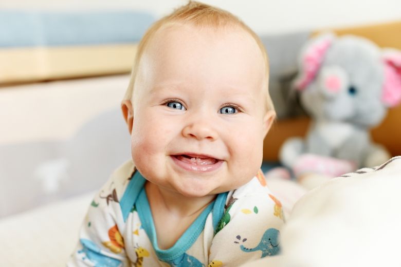 (P) De ce este important să începi îngrijirea dentară a copilului de la primul dinte (P) De ce este important să începi îngrijirea dentară a copilului de la primul dinte