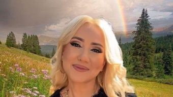 VIDEO Adriana Ochișanu a vorbit, cu lacrimi în ochi, despre tatăl său care nu se mai află printre noi! Ce își dorește artista, pentru cea care i-a dat viață și de care încă se poate bucura? 