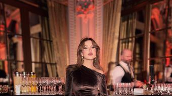 Gestul făcut de Alina Ceușan pentru bona filipineză și familia ei. Creatoarea de conținut nu a uitat de ei acum, în prag de sărbători: “E ca o prietenă bună.”