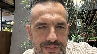 Apelul lui Mădălin Ionescu despre părinții care au în grijă copii cu dizabilități. Ce realitate cruntă a mărturisit prezentatorul TV: „Sunt reali, sunt mulți și sunt invizibili.”