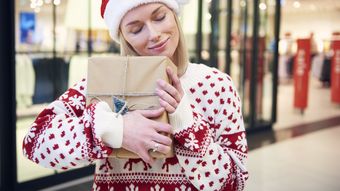 Horoscop 19 decembrie 2025. O zodie vrea să cumpere cadouri de Crăciun