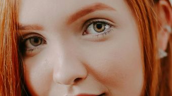 (P) Ce soluții rapide există pentru a avea gene mai lungi și cum le poți pune în practică eficient?