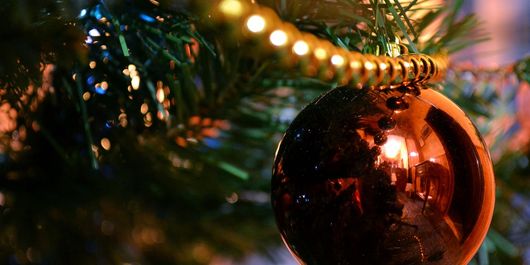 Revelion acasă sau plecată? Cum alegi varianta care te face cu adevărat fericită