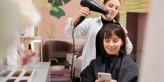 (P) Cum îți planifici o zi completă de beauty doar cu rezervări făcute de pe telefon