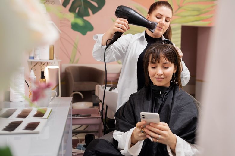 (P) Cum îți planifici o zi completă de beauty doar cu rezervări făcute de pe telefon (P) Cum îți planifici o zi completă de beauty doar cu rezervări făcute de pe telefon