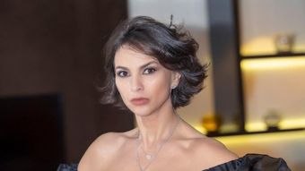 Tort festiv, pregătit chiar de Ramona Bădescu! Numai bun de pregătit în noaptea dintre ani: 