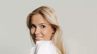 Elena Vîșcu, despre cum arătau diferite discuții cu fostul partener de viață. Aceasta face dezvăluiri neștiute din căsnicia avută: “Plângi, te desfaci în bucăți, dar vorbești cu un perete.”