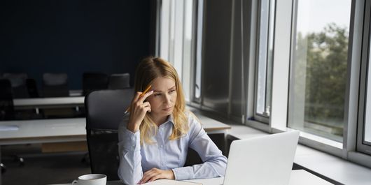 Horoscop 13 ianuarie 2026: O zodie se simte copleșită de ce trebuie să facă