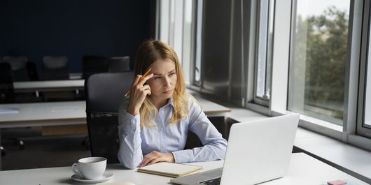 Horoscop 13 ianuarie 2026: O zodie se simte copleșită de ce trebuie să facă