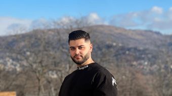 Momente cumplite la înmormântarea lui Gabriel. Cum și-a făcut apariția iubita lui și ce ținea în brațe: „Nu stiu dacă voi avea vreodată putere să mă adun.”