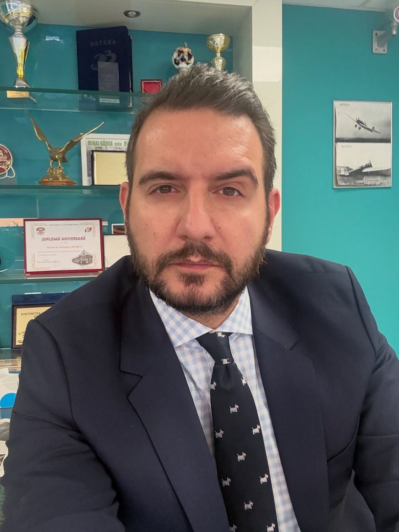 avocatul adrian cuculis 