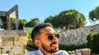 Armin Nicoară, clipe de coșmar înainte de a ajunge în vacanță! Ce a pățit artistul în aeroport: „Mi-a picat aeroportul în cap!”