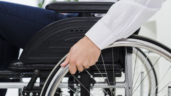 Anunț pentru pensionare! Cine va primi 2.165 de lei pensie și de când se va aplica această majorare