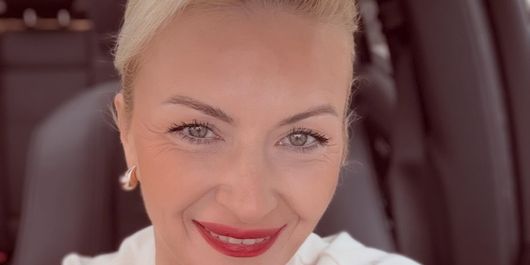 Secretul Elwirei Petre pentru o siluetă de invidiat, la 44 de ani: „Vrei să exersezi în pijama? E super ok, atâta vreme cât faci asta zilnic!”