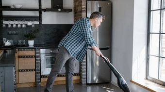 (P) În interiorul laboratoarelor Dyson: o privire în viitorul AI, al viziunii și al inovației care prinde viață în 2026