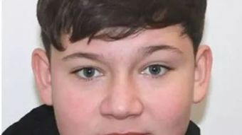 Mama adolescentului ucis cu sânge rece în Timiș, continuă să fie într-o stare profundă de șoc! Ce urmează să se întâmple cu tatăl tânărului, în ceea ce privește pedeapsa pe care o are?