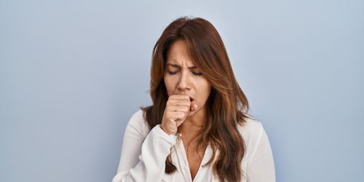 (P) Dureri de gât? Farmacia online, sănătate la un click distanță