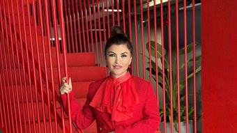 Se pregătește Claudia Ghițulescu să îmbrace rochia de mireasă? Ce spune artista despre pasul cel mare și motivul pentru care zâmbește: „Dacă pici de Revelion, se întâmplă lucruri frumoase.”