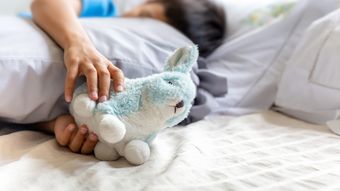 Noi detalii despre moartea lui Denis, un băiețel de doar trei ani. Ce s-ar fi întâmplat înainte între cel mic și concubinul mamei sale, principalul suspect pentru crimă