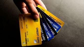 (P) Diferențe între cardurile de cumpărături și cele de rate fără dobândă