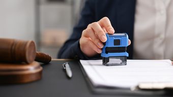 (P) Cum alegi un serviciu de traduceri autorizate olandeză română fără să rişti erori birocratice