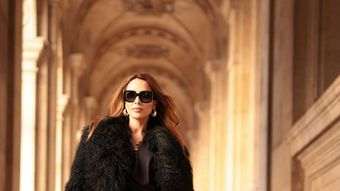 Cum a apărut Iulia Vântur în fața spitalului unde este internat tatăl lui Salman Khan. Oamenii au rămas surprinși. Care este starea bărbatului