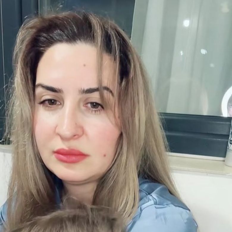 VIDEO Cum era Cristina Teleanu să nască la stână? Ciobănița a sărit în ajutorul unei oi: „Vă dați seama, eu cu burta la gură am căzut în fund, am tras.”