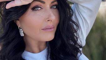 Ce schimbare radicală de look a făcut Gabriela Cristea. Fosta prezentatoare TV a arătat rezultatul final: „Dumnezeu mi-a dat îndemânare și mult noroc.”