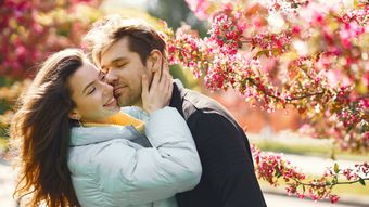 Zodiile care își schimbă destinul în dragoste în luna martie, după o lungă așteptare