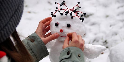 De la zăpadă la flori: ritualuri și tradiții care vestesc primăvara