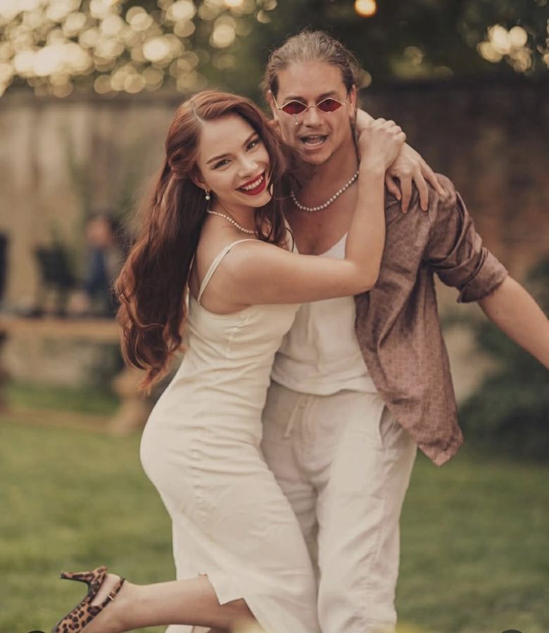 Test de personalitate: Alege una din cele 5 cărţi şi află-ţi destinul!