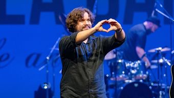 Trupa Bosquito, în doliu! A murit tatăl lui Radu Almășan: „Stâlpul copilăriei noastre, a fost artizanul succesului inițial Bosquito.”