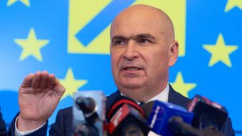 Mama lui Ilie Bolojan, dezvăluiri emoționante despre fiul său: „Nu-i era rușine să meargă la vaci. Mergea cu cartea-n mână.”