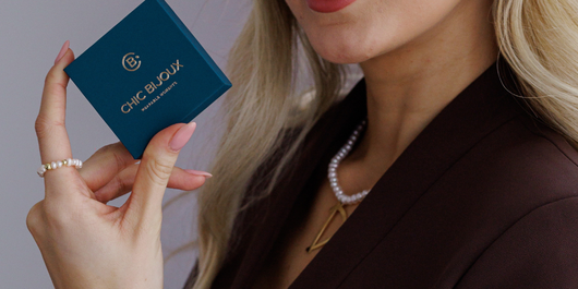 (P) Cum alegi materialul potrivit pentru bijuterii personalizate?