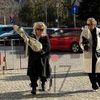FOTO De ce membrii trupei Holograf nu au fost prezenți la momentul depunerii sicriului lui Mugurel Vrabete? Soția lui Romeo Dediu a făcut un gest impresionant