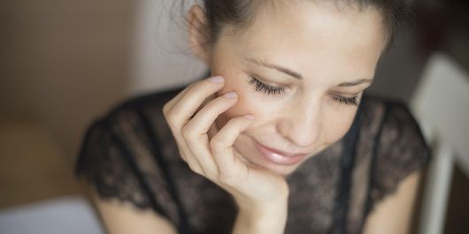 De ce „mai puțin și mai bun” este secretul unui ten care radiază sănătate