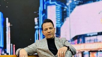 Jean de la Craiova, mesaj dur pentru artiștii care nu își respectă publicul: „Lanțuri pe afară și fără ciorapi și blugii rupți.”