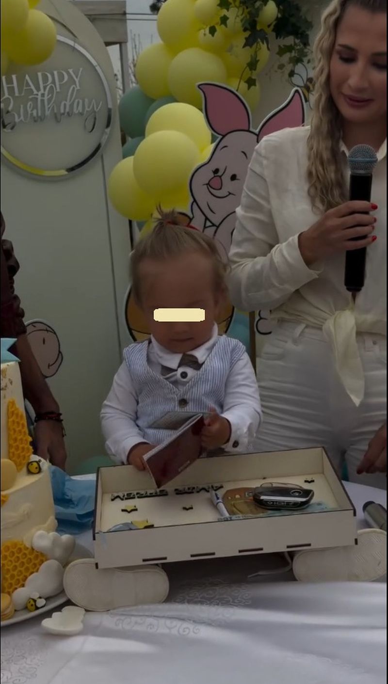 Amir a &icirc;mplinit 1 an