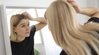 Horoscop 21 aprilie 2026: O zodie simte nevoia unei schimbări de look