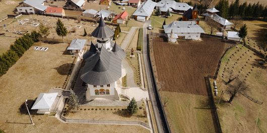 Sâmbătă, de la ora 14:45, la ”ROventura”, Munții Vrancei, tărâm încărcat de istorie și spiritualitate